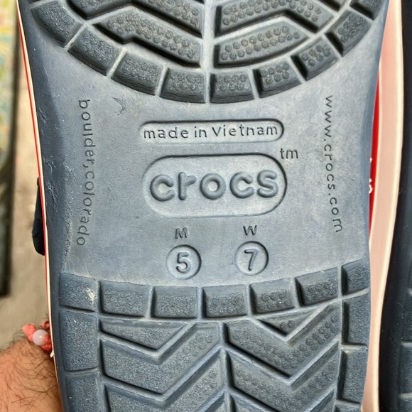 Crocs - Picture 16 of 17